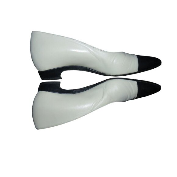 Escada Vintage Black & White Italian Leather Kitten Heel Cap Toe Pumps 37.5 7.5 - Picture 4 of 8